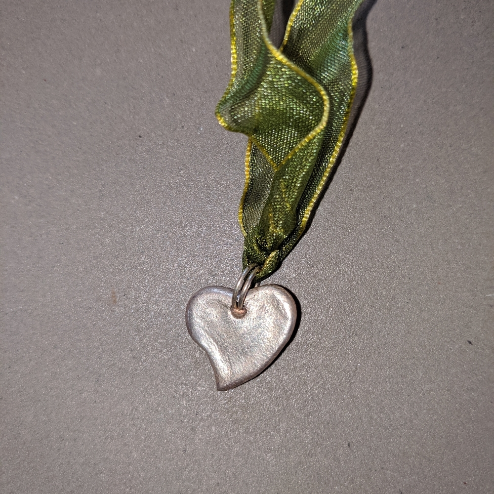 Handmade silver Heart pendant silk ribbon necklace - Picture 4 of 6